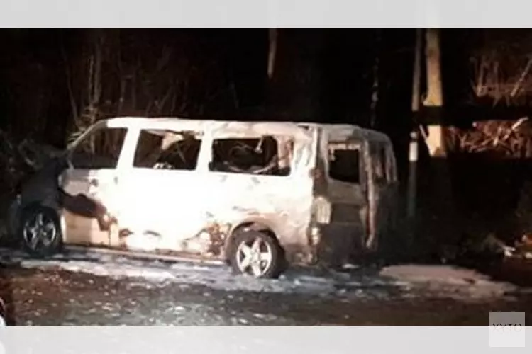 Amstelveen - Duivendrecht - Uitgebrande bestelbus is vluchtauto Escapade