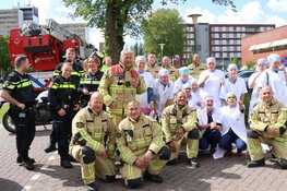 Hulpverleners applaudisseren voor personeel Ziekenhuis Amstelland