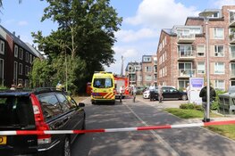 Brand op dak van appartementen in Ouderkerk aan de Amstel
