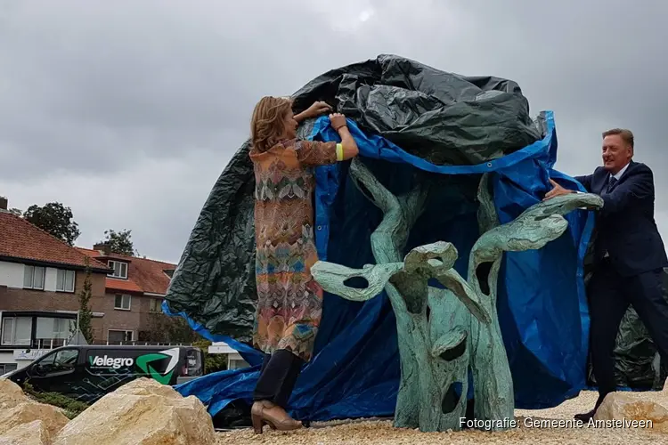 Kunstwerk Keizer Karelplein onthuld