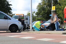 Fietser raakt gewond bij botsing op rotonde Amstelveen, slachtoffer naar ziekenhuis gebracht