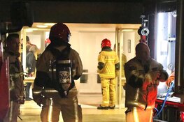 Kerstboom vat vlam in woning Amstelveen, bewoner in ambulance nagekeken