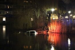 Auto belandt in sloot Uithoorn