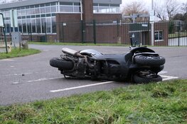 Motorrijder aangehouden na botsing met auto