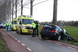 Automobilist crasht tegen boom in Amstelveen