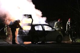 Vlammen in Amsterdamse Bos: auto in brand
