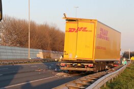 Ongeluk met vrachtwagens op A9 zorgt voor ravage
