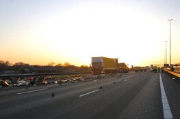 Ongeluk met vrachtwagens op A9 zorgt voor ravage