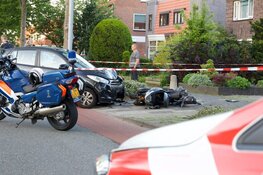 Bestuurder motorscooter frontaal in botsing met auto in Badhoevedorp