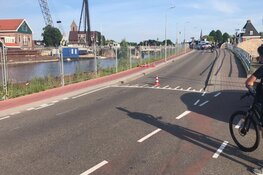 Twee wielrenners met spoed naar ziekenhuis na frontale botsing