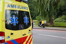 Maaltijdbezorger op scooter onderuit gegaan in Amstelveen, slachtoffer naar ziekenhuis gebracht