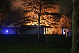 Buurthuis Uithoorn door grote brand in de as gelegd
