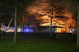 Buurthuis Uithoorn door grote brand in de as gelegd