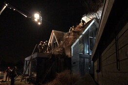 Brand bij woning met rieten kap in Amstelveen