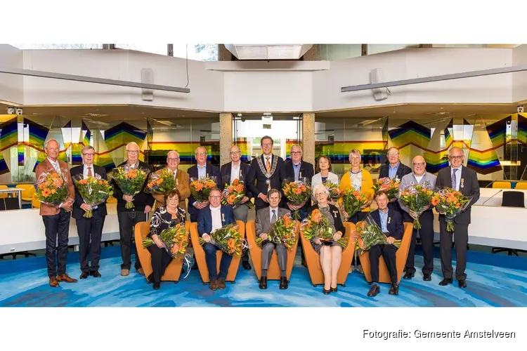 Lintjesregen 2022: 17 koninklijke onderscheidingen uitgereikt in Amstelveen