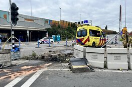 Ambulance crasht op de Keizer Karelweg in Amstelveen