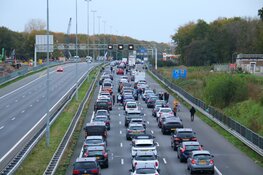 Schipholbrug in storing zorgt voor flinke file