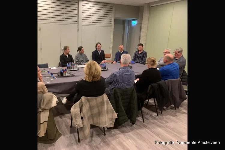 Gemeente en betrokkenen in gesprek over toekomst bussluis Bovenkerk na uitspraak rechter