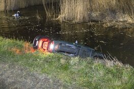 Hulpdiensten groots uitgerukt voor gedumpte deelscooter in Ouderkerk aan de Amstel