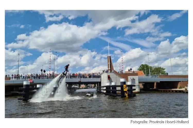 De nieuwe Brug Ouderkerk officieel geopend
