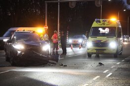 Automobilist en lijnbus botsen in Amstelveen