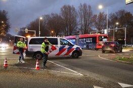 Automobilist en lijnbus botsen in Amstelveen