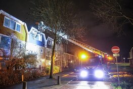 Zonnepanelen waaien bijna van dak in Amstelveen