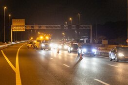 Auto-ambulance in brand op A9