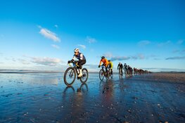 Hattrick Hero Dupont sprint zich in recordtijd in illuster rijtje tijdens de GP Groot Egmond-Pier-Egmond 2025