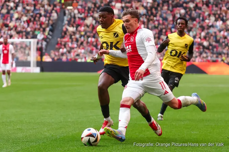 Ajax boekt zakelijke zege op NAC