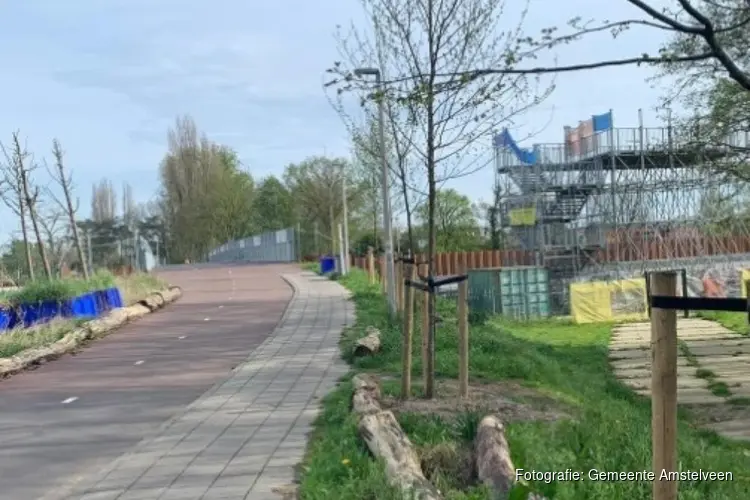 Verkeersstops op fietspad Kazernepad in mei