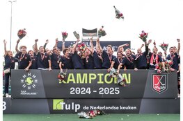 Hockeyers Amsterdam naar 22e landstitel