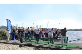 Feestelijke opening Nationale Sportweek met Floating Golf aan De Poel