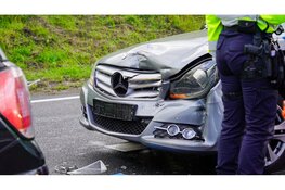 Gewonden kop-staart botsing op N231 bij Amstelveen