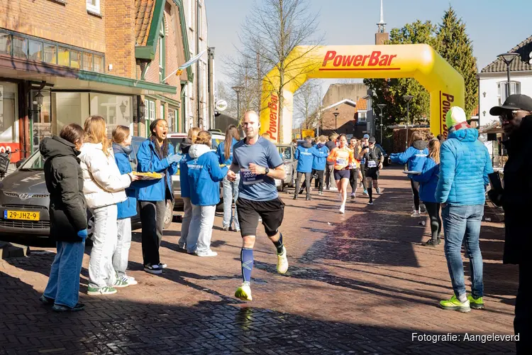 Amstelveen loopt op water van Waternet tijdens KPMG Lentemarathon