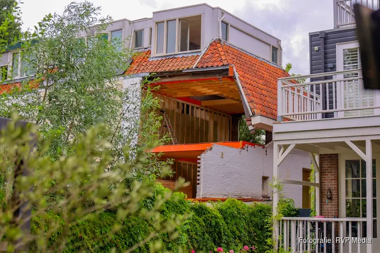 Muur ingestort van renovatiehuis in Amstelveen