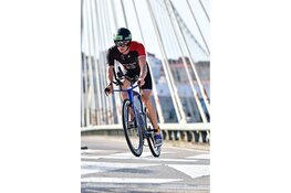 Amstelvener Wouter Schuit kroont zich tot wereldkampioen triatlon