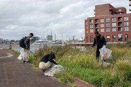 Vrijwilligers gezocht voor cleanup langs de Amstel op 28 november als tegenbeweging van Black Friday